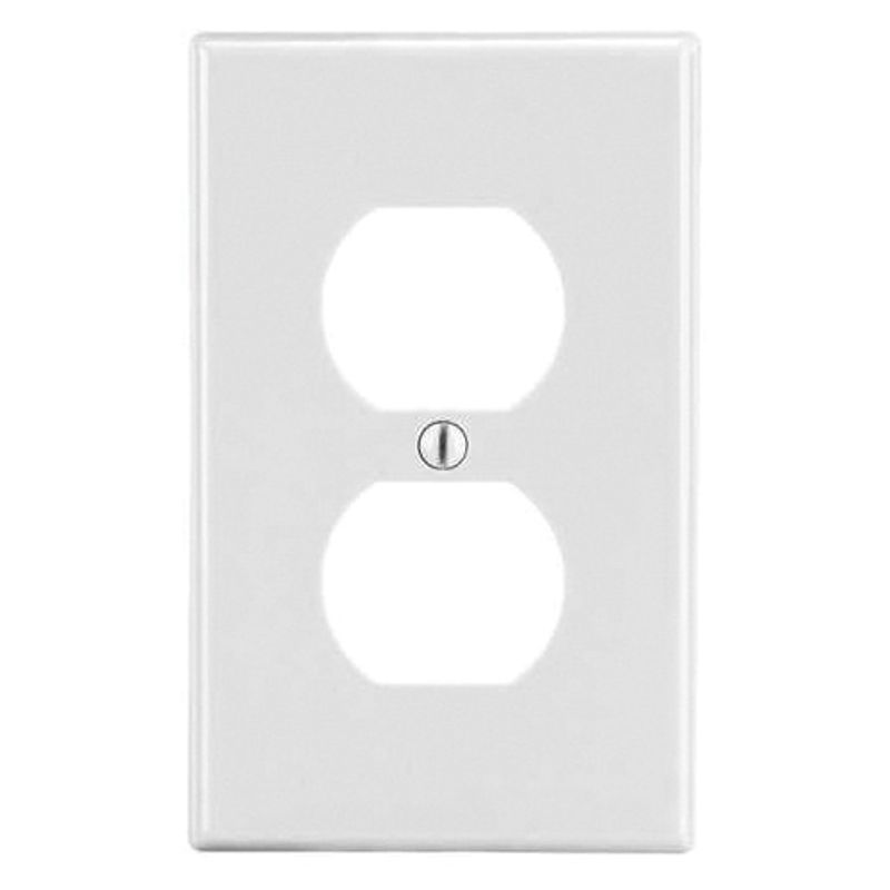 hubbell_wiring_p8w_1_gang_standard_size_wallplate_1_duplex_receptacle_white_209538